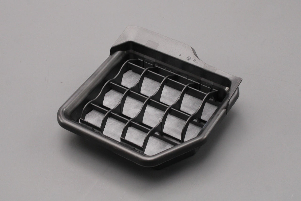 VW Golf MK5 04-09 MK6 Scirocco rear air vent trim (right) 1K0819466B