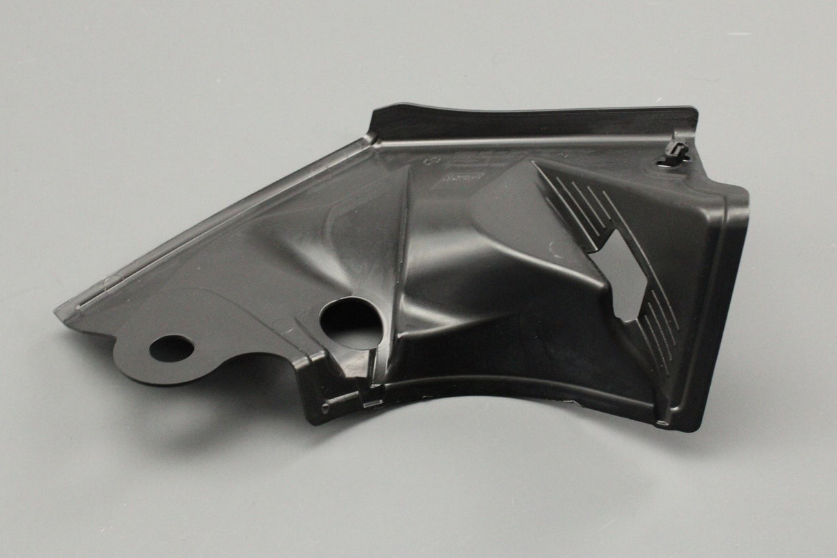 Audi A4 S4 RS4 A5 S5 RS5 suspension strut top cover (right) 8W0806584C