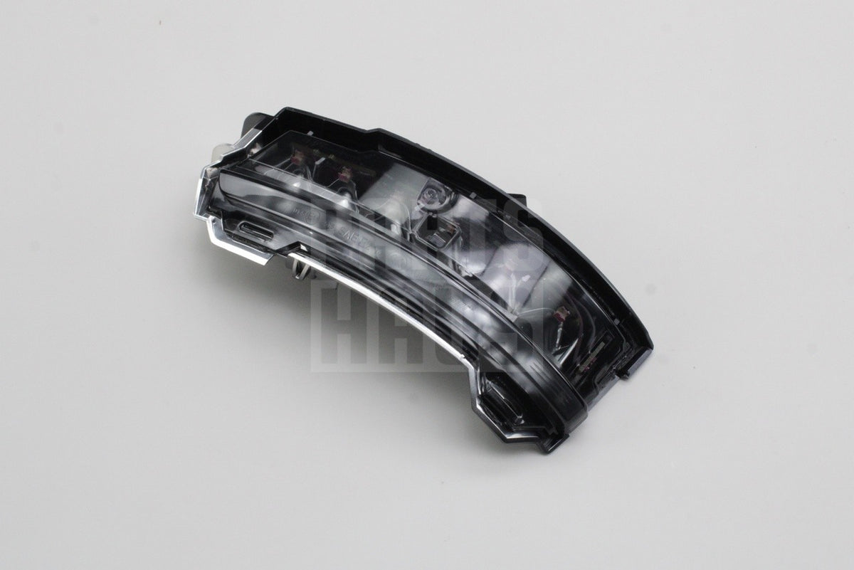 Land Rover Range Rover Evoque wing mirror indicator (left) LR048352