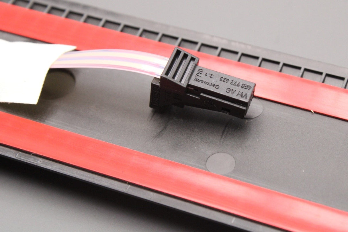 Audi A3 8V Q2 17-on S-Line illuminated sill trim (front right) 8V4947418