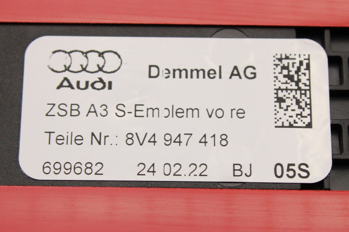 Audi A3 8V Q2 17-on S-Line illuminated sill trim (front right) 8V4947418