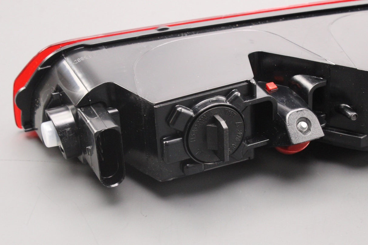 Audi Q7 4M 2016-on rear fog reverse light reflector (left) 4M0945095