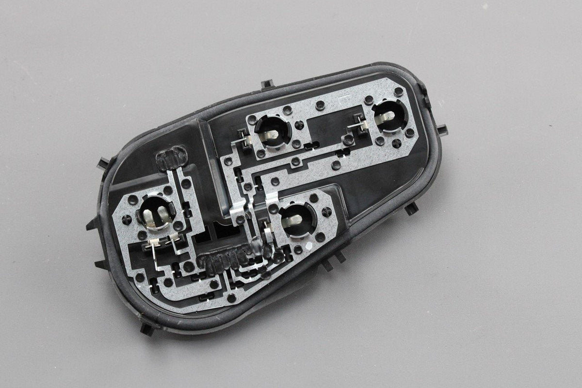 Skoda Fabia 2015-21 Estate rear light bulb holder (left) 6V9945257, view 1