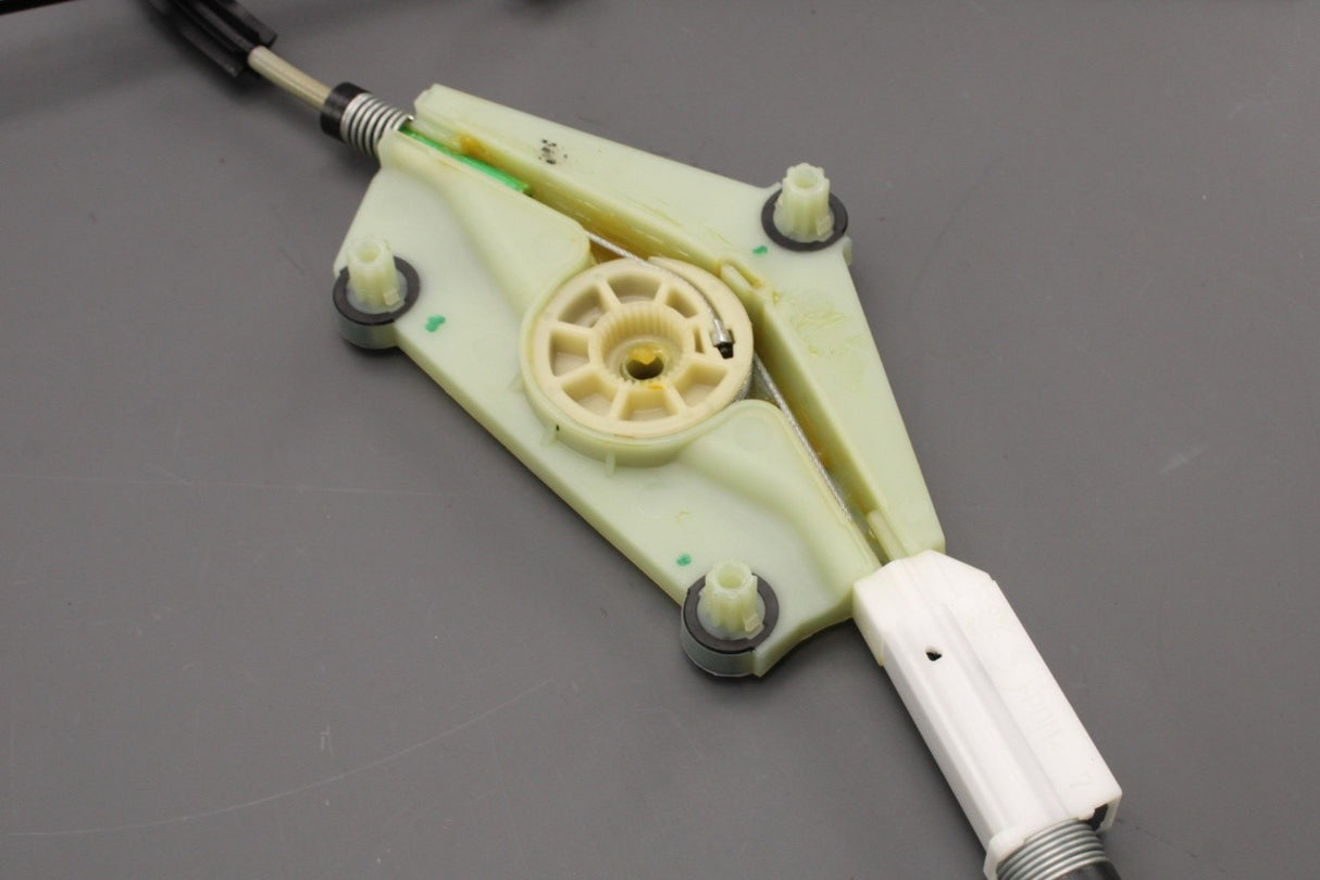 Audi TT TTS TTRS 2010-2014 window regulator (left) 8J0837461E