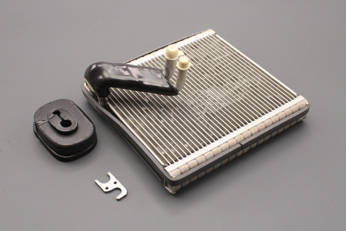 VW Golf Audi Q3 Skoda Octavia SEAT Ateca A/C evaporator (RHD) 5Q2816100, view 1