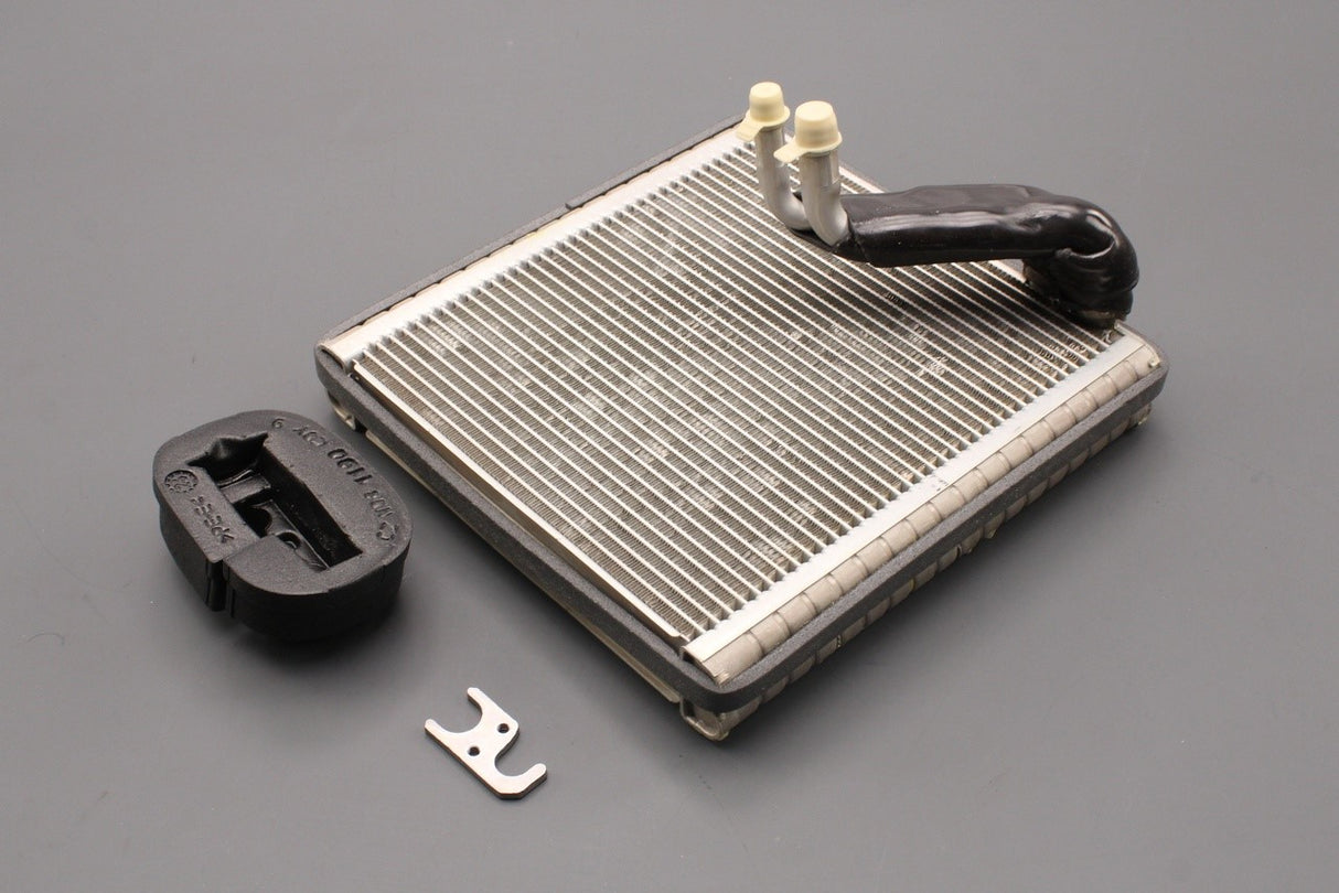 VW Golf Audi Q3 Skoda Octavia SEAT Ateca A/C evaporator (RHD) 5Q2816100