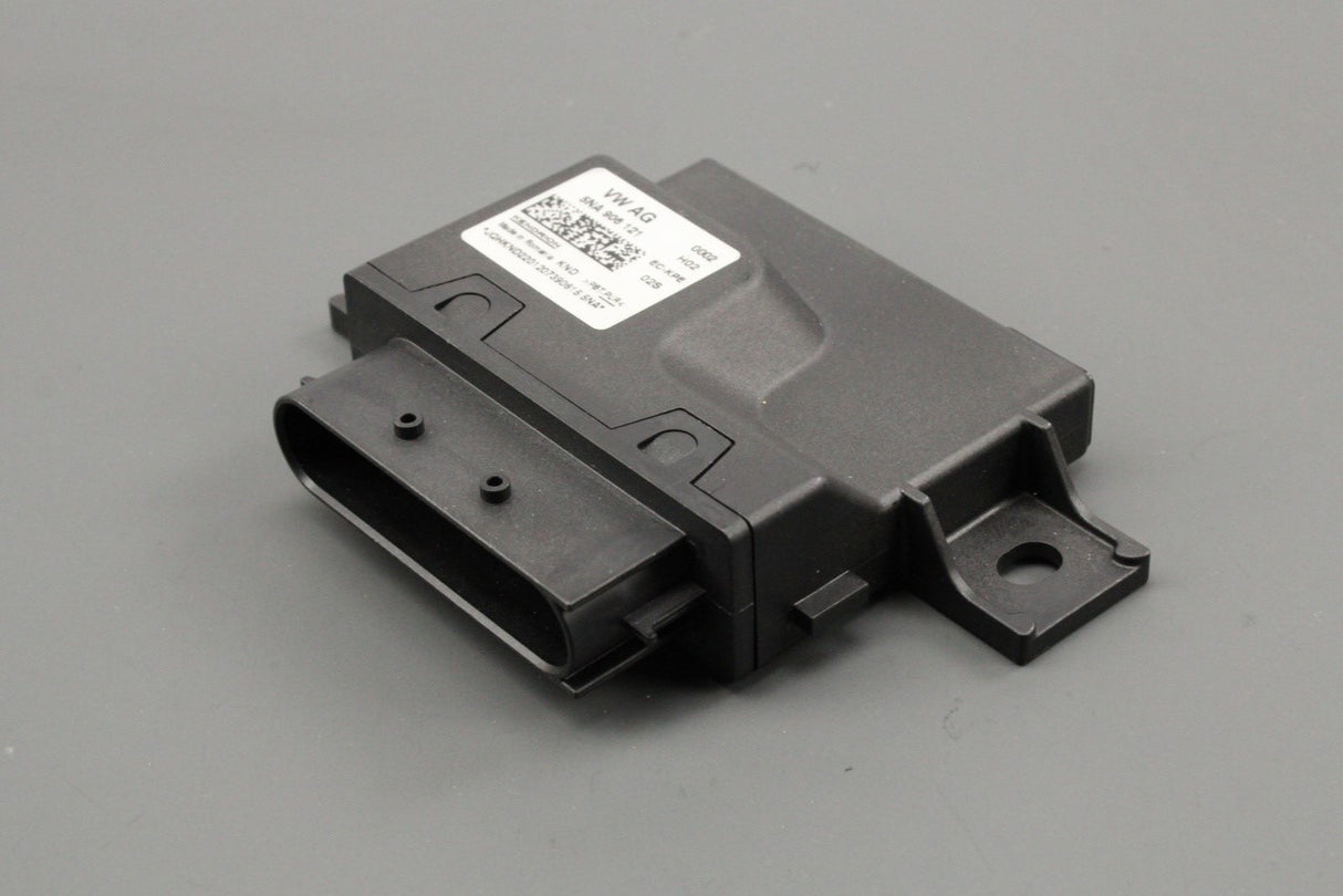 VW Tiguan 2016-2024 fuel pump control unit (petrol) 5NA906121