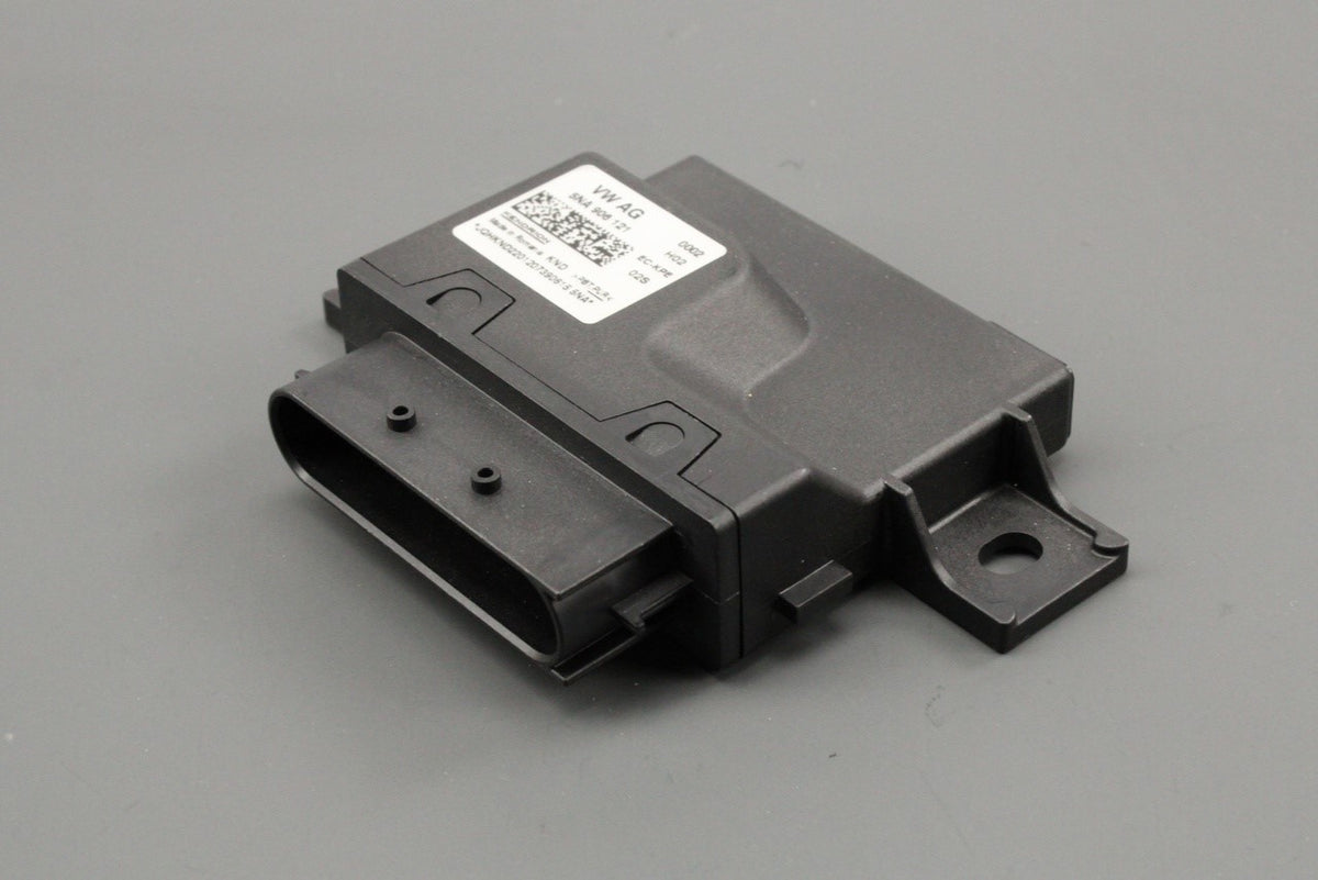 VW Tiguan 2016-2024 fuel pump control unit (petrol) 5NA906121, view 1