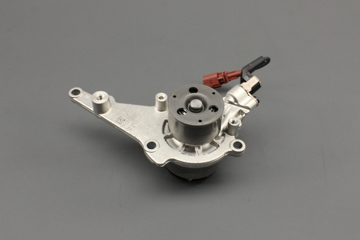 Audi A3 A5 A6 Q2 Q3 Q5 2.0 TDI coolant water pump 05L121011D