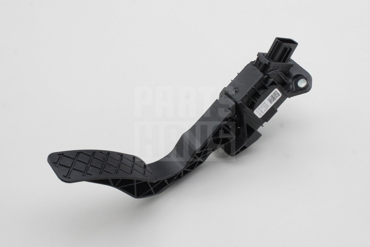 VW Crafter 2017-on accelerator pedal with sensor module (RHD) 2N2723503A