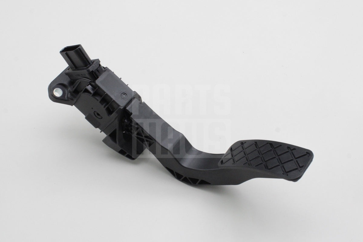 VW Crafter 2017-on accelerator pedal with sensor module (RHD) 2N2723503A