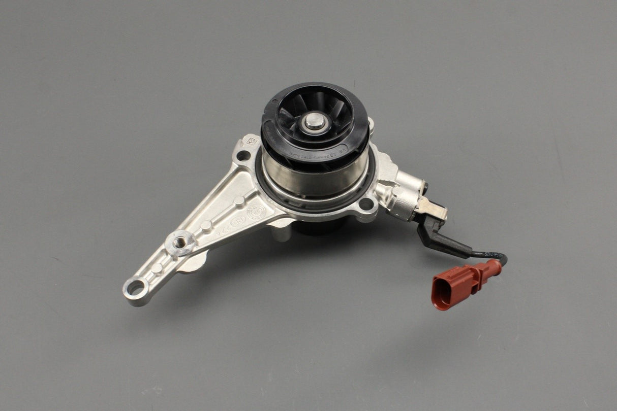 Audi A3 A5 A6 Q2 Q3 Q5 2.0 TDI coolant water pump 05L121011D