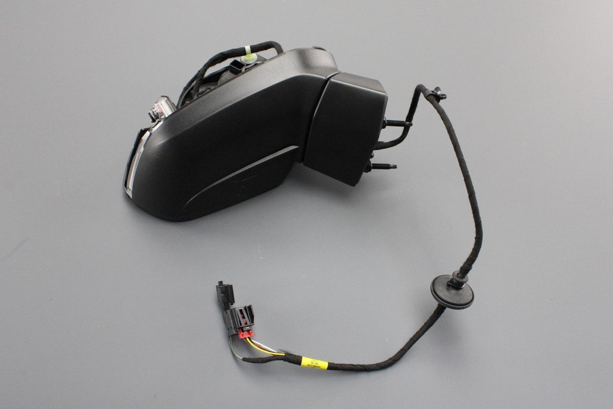 Audi Q2 17-on electric front wing mirror housing (right) 81C857410B 9B9