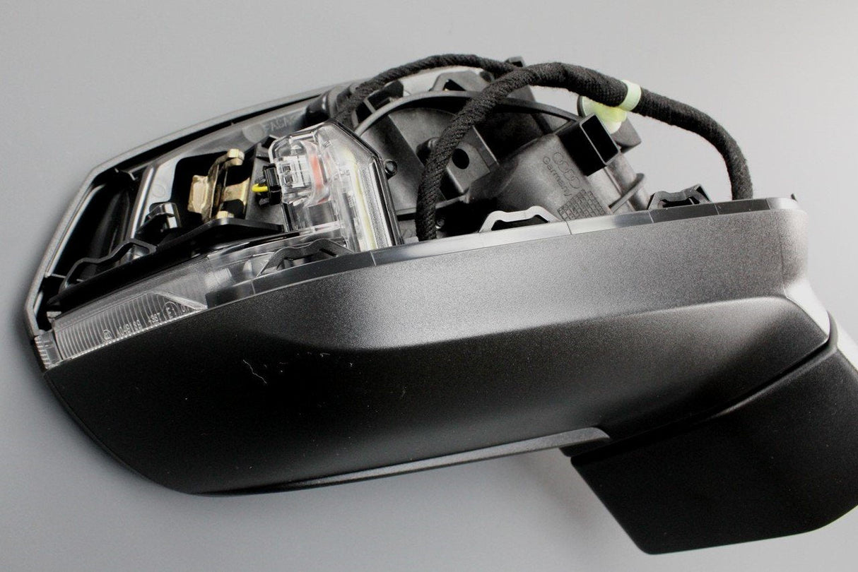 Audi Q2 17-on electric front wing mirror housing (right) 81C857410B 9B9