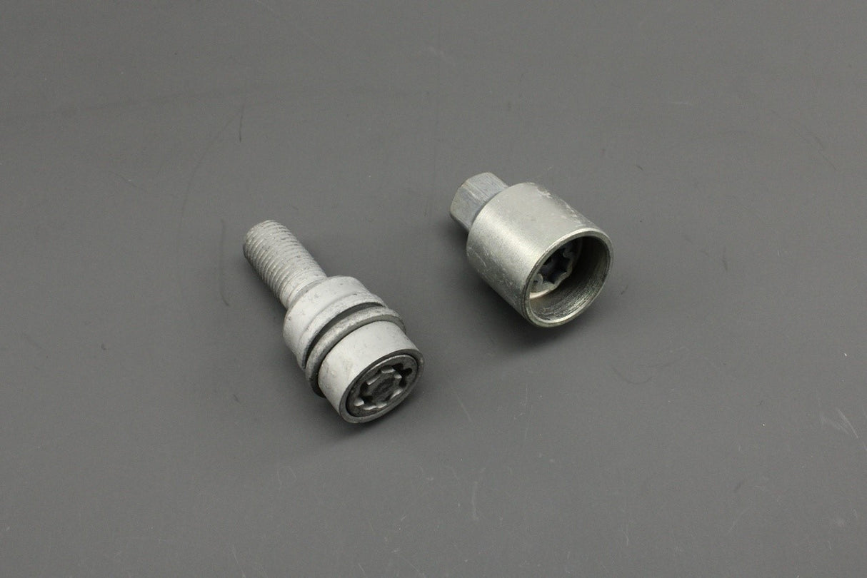 Audi A8 Q3 Q5 Q7 Q8 RSQ3 RSQ8 locking wheel nut with key 8R0698139 804