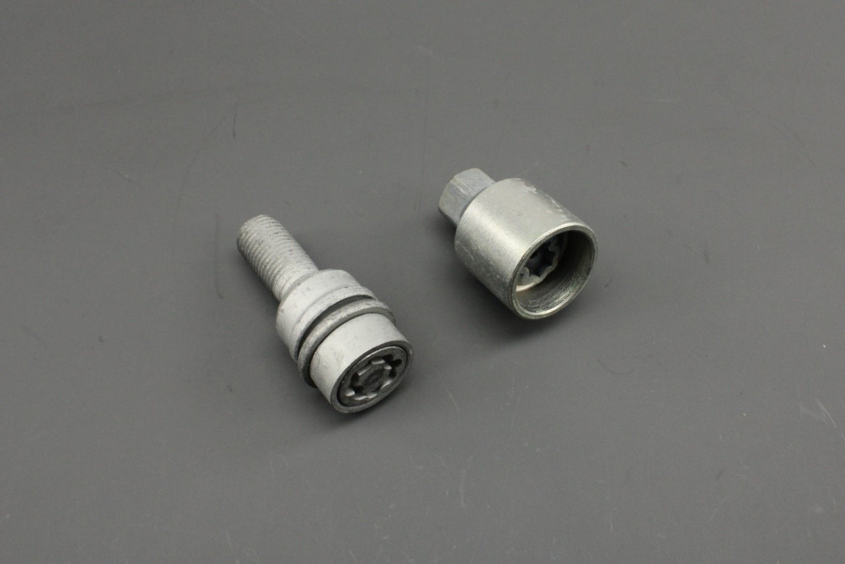 Audi A8 Q3 Q5 Q7 Q8 RSQ3 RSQ8 locking wheel nut with key 8R0698139 804, view 1