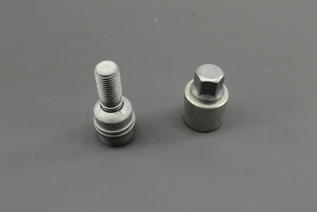Audi A8 Q3 Q5 Q7 Q8 RSQ3 RSQ8 locking wheel nut with key 8R0698139 804