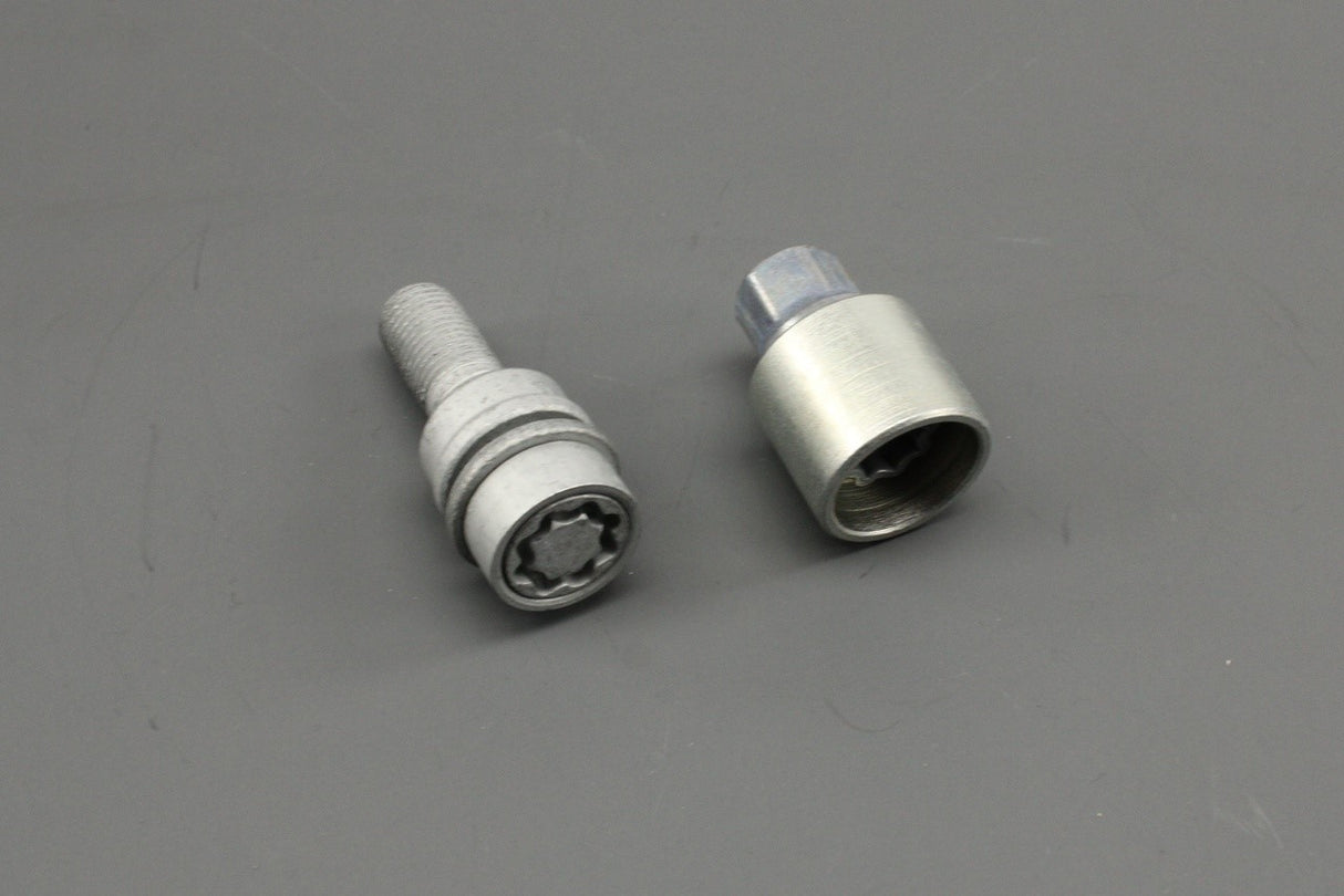 Audi A8 Q3 Q5 Q7 Q8 RSQ3 RSQ8 locking wheel nut with key 8R0698139 815