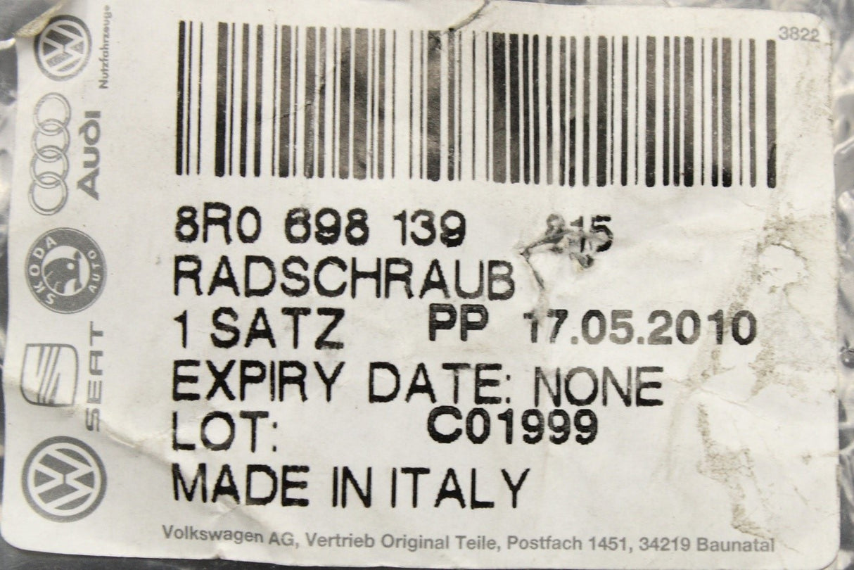 Audi A8 Q3 Q5 Q7 Q8 RSQ3 RSQ8 locking wheel nut with key 8R0698139 815