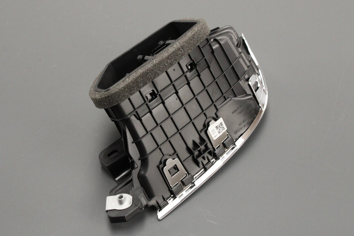 Vauxhall Mokka 2013-19 front air vent ( outer left) 42570817