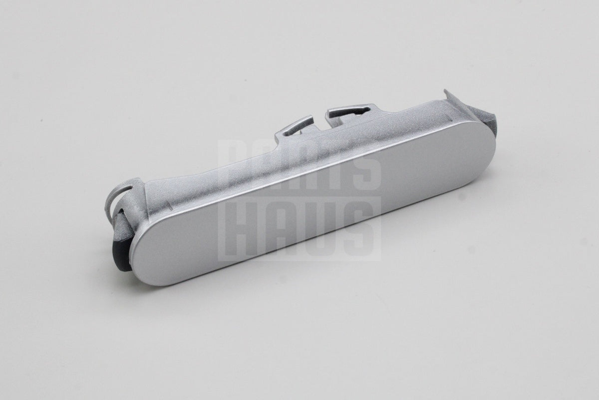 Land Rover Discovery 5 2017-on roof rail end cap (front right) LR106975
