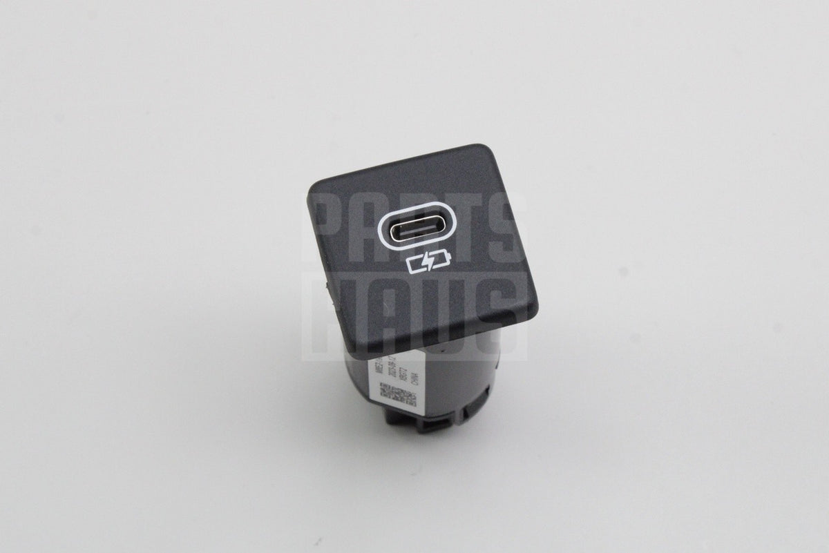 Land Rover Defender Range Rover centre console usb-c socket LR183060