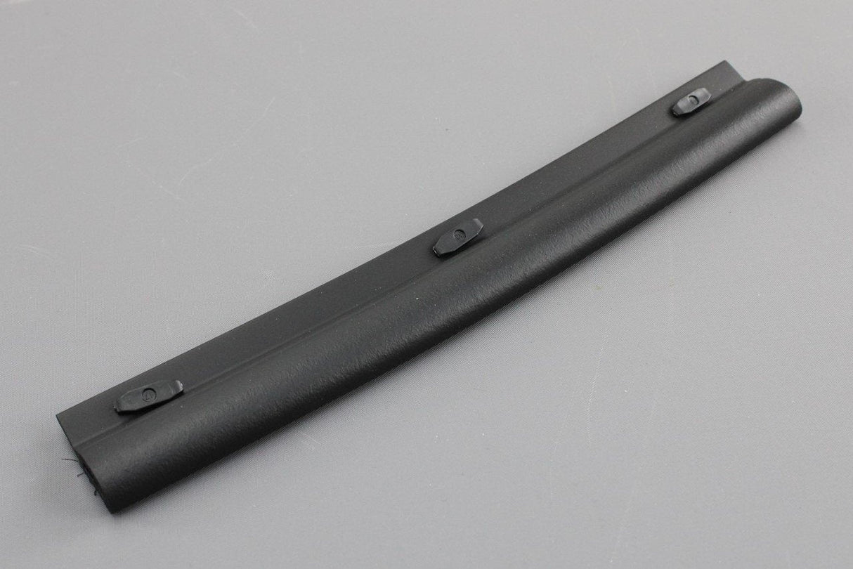 VW Passat B8 2015-on bonnet lid front seal strip (right) 3G0823709