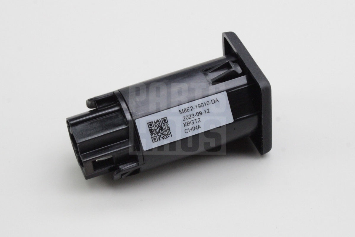 Land Rover Defender Range Rover centre console usb-c socket LR183060