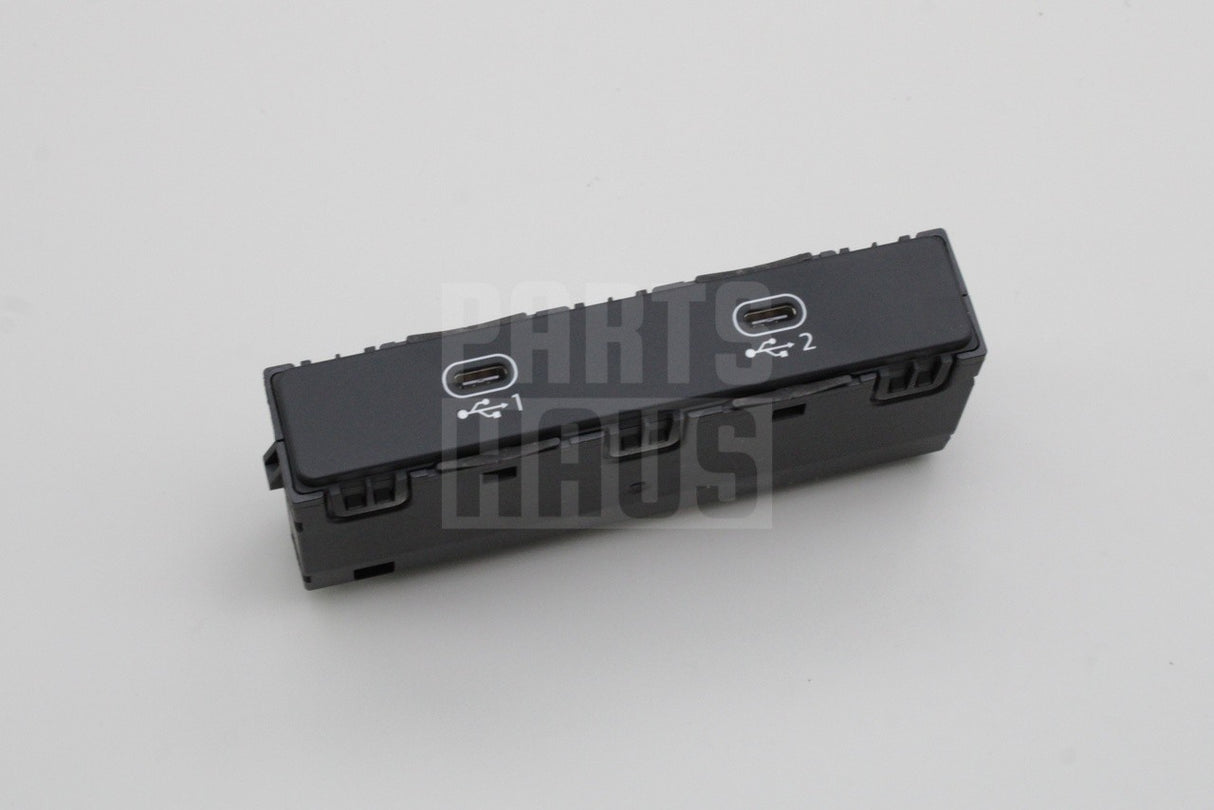 Audi A6 S6 A7 A8 S8 Q7 RS6 RSQ8 2016-on dual USB port (type-C) 4N1035736