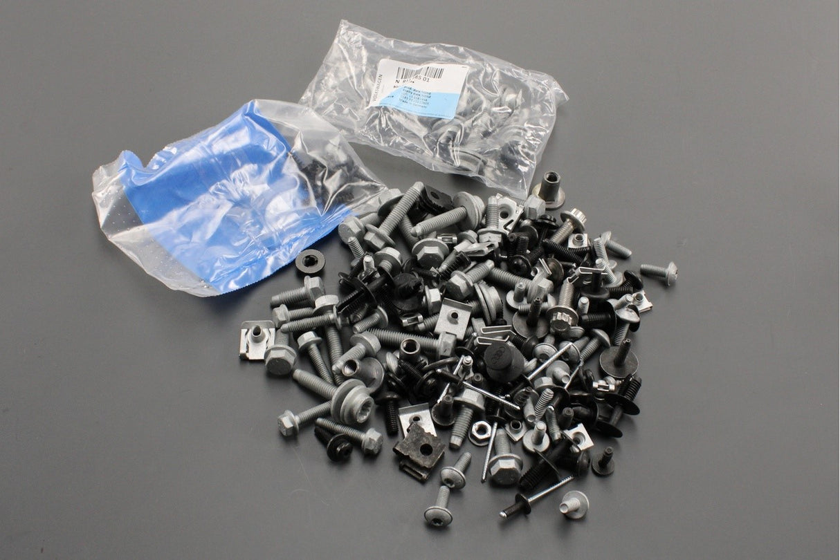 Audi A8 S8 D5 18-on bumper fixings set (front) 4N0098623