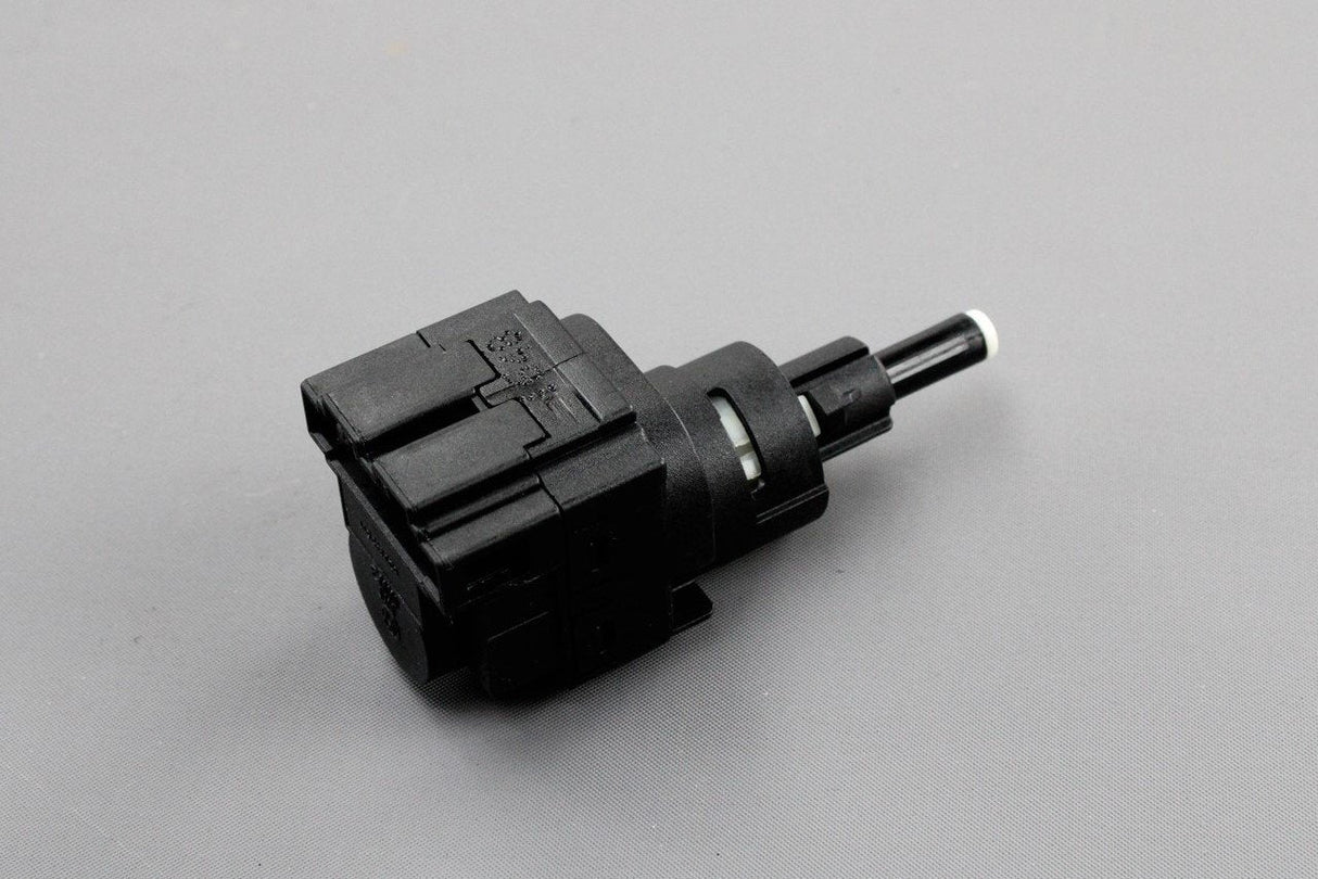 VW Polo Touran Golf Caddy Audi R8 A3 brake light switch 6Q0945511
