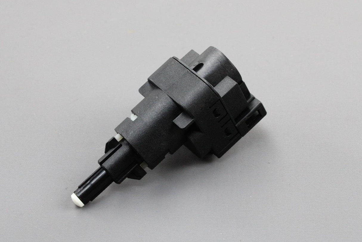 VW Polo Touran Golf Caddy Audi R8 A3 brake light switch 6Q0945511