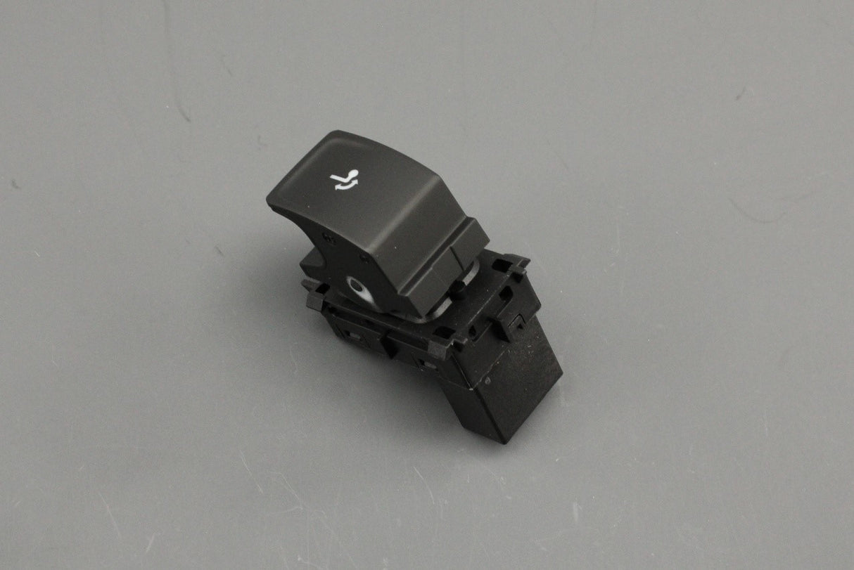 VW Passat Skoda Karoq SEAT Ateca 15-on tow hitch switch 3G0959511A WHS