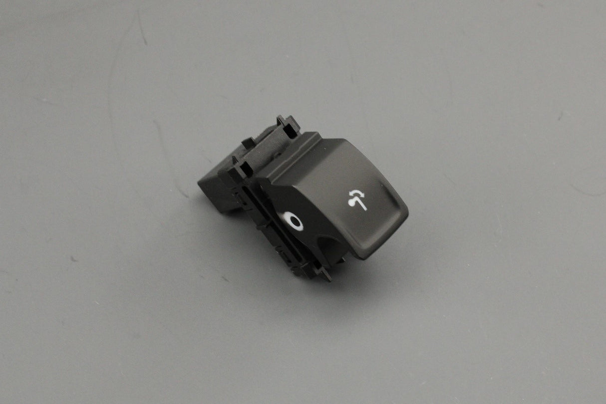 VW Passat Skoda Karoq SEAT Ateca 15-on tow hitch switch 3G0959511A WHS