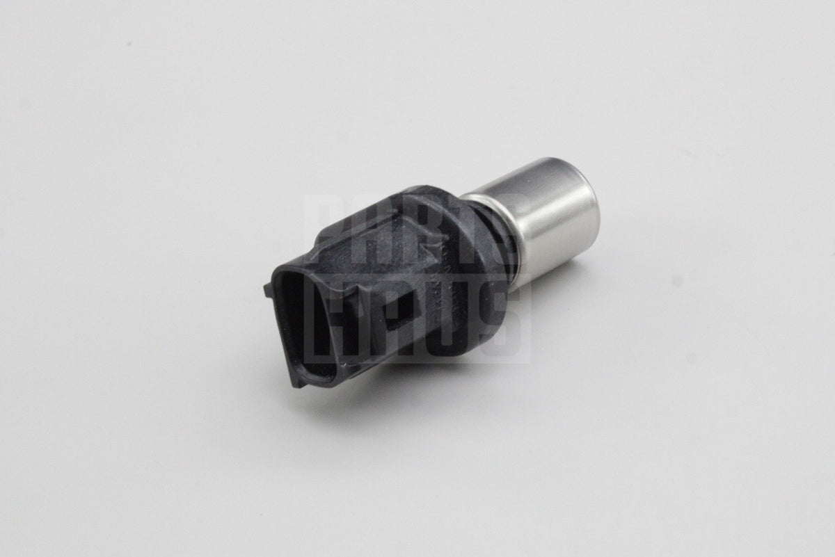 Land Rover Freelander 2 2006-14 3.2L crankshaft position sensor LR030200
