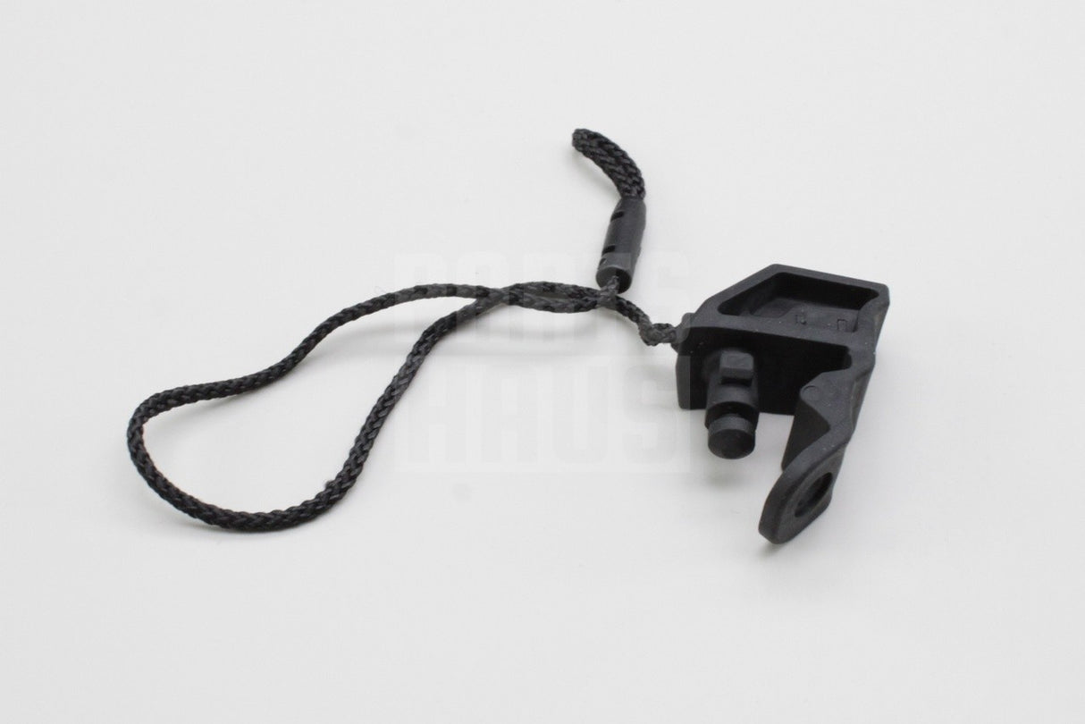 Audi Q2 2017-on parcel shelf strap (right) 81A867668