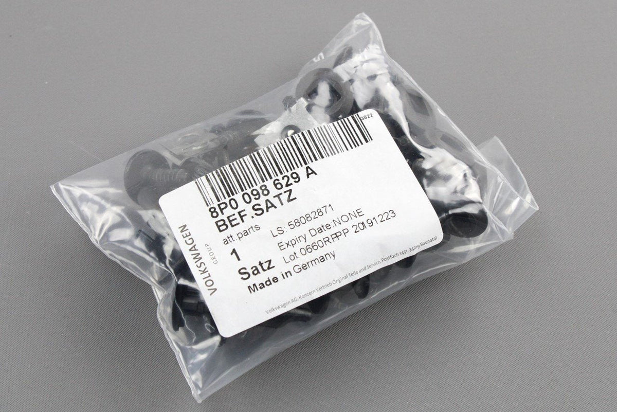 Audi A3 S3 8P 2004-13 wheel arch liner screws fixings (front) 8P0098629A
