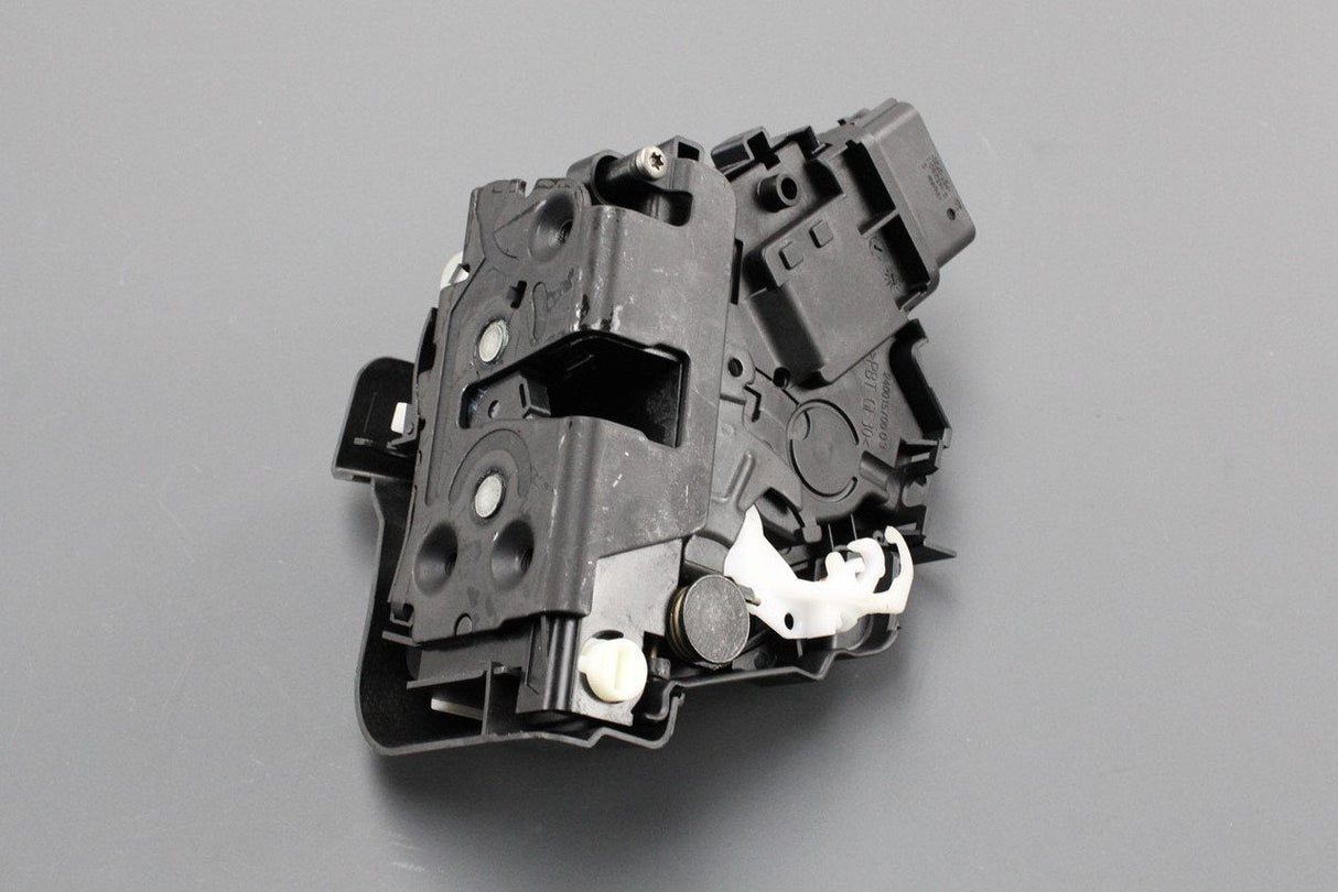 Volvo S40 rear door lock (right) 31253917
