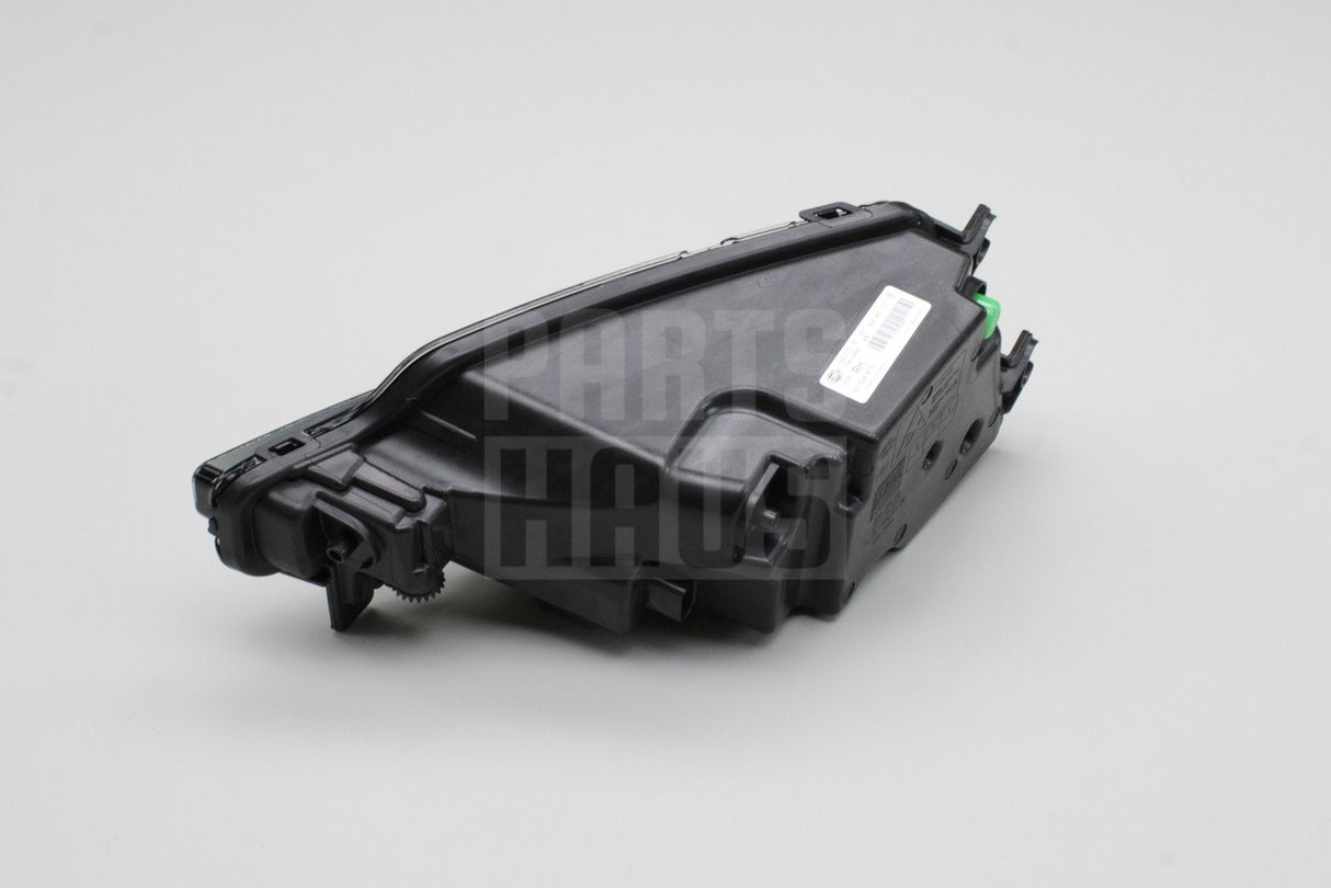 VW Passat B8 2020-2024 halogen fog light (front right) 3G0941700