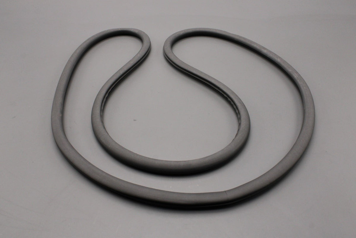 Audi A4 S4 RS4 01-08 SEAT Exeo 09-14 inner door seal (front) 8E0831721F, view 1