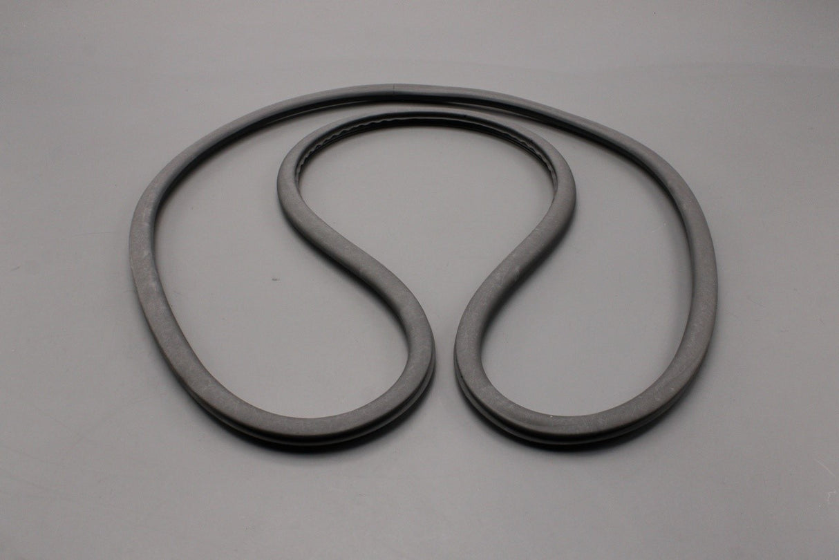 Audi A4 S4 RS4 01-08 SEAT Exeo 09-14 inner door seal (front) 8E0831721F