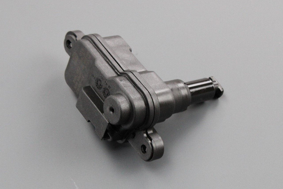 VW Tiguan Allspace Audi Q5 17-on fuel filler door actuator 80A862159A, view 1