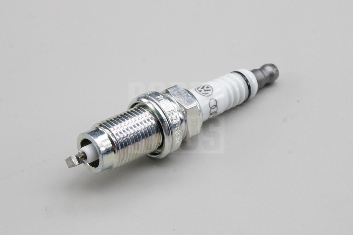 VW Golf MK4 R32 Jetta Skoda Octavia SEAT spark plug x6 (VR6) 101000062AB
