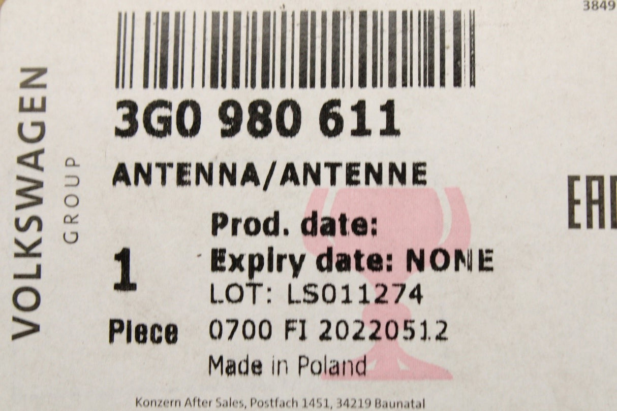 VW Arteon Golf MK8 2020-on Passat wireless phone charger 3G0980611