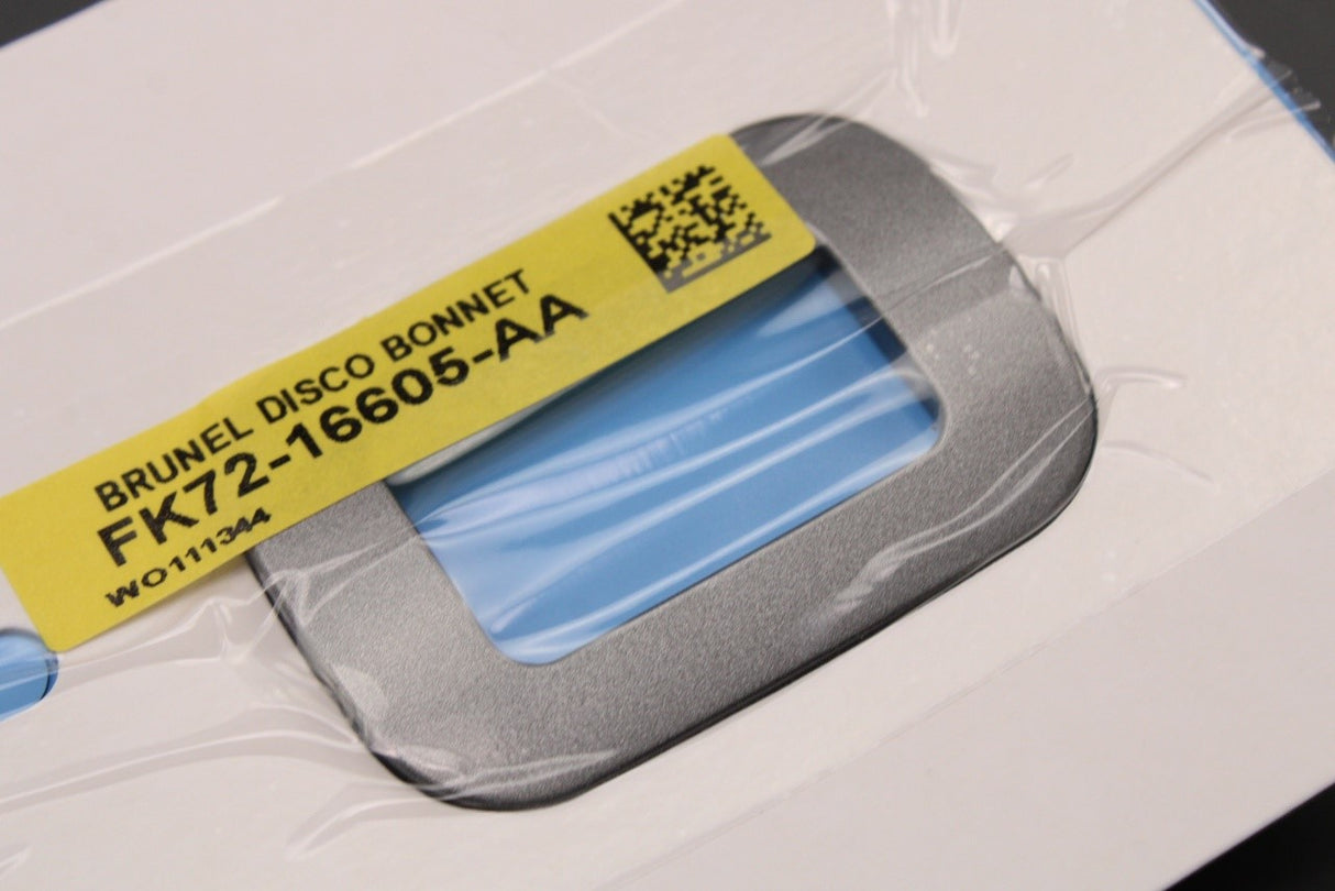 Land Rover Discovery Sport 2015-on 'DISCO' badge (front) LR063638