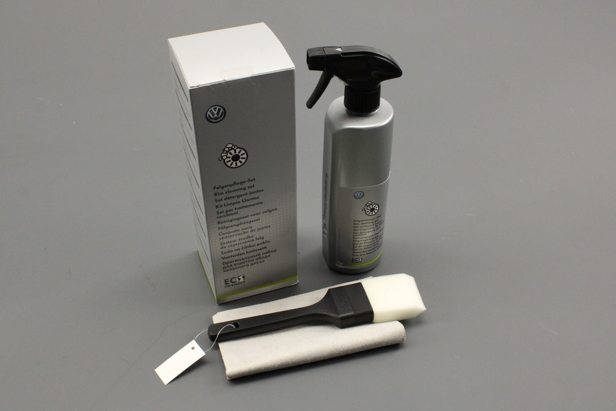 VW Volkswagen alloy wheel cleaning kit 000096353D, view 1