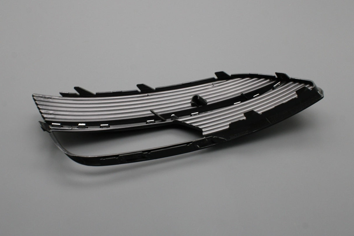 Audi A3 8V 2013-2016 front fog light grille (right) 8V3807682A 9B9