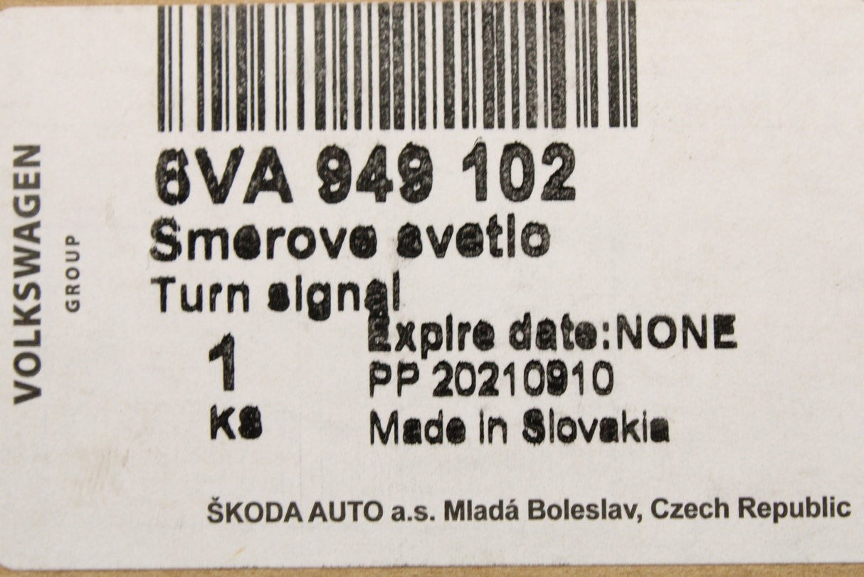 Skoda Fabia 2022-on wing mirror indicator unit (right) 6VA949102