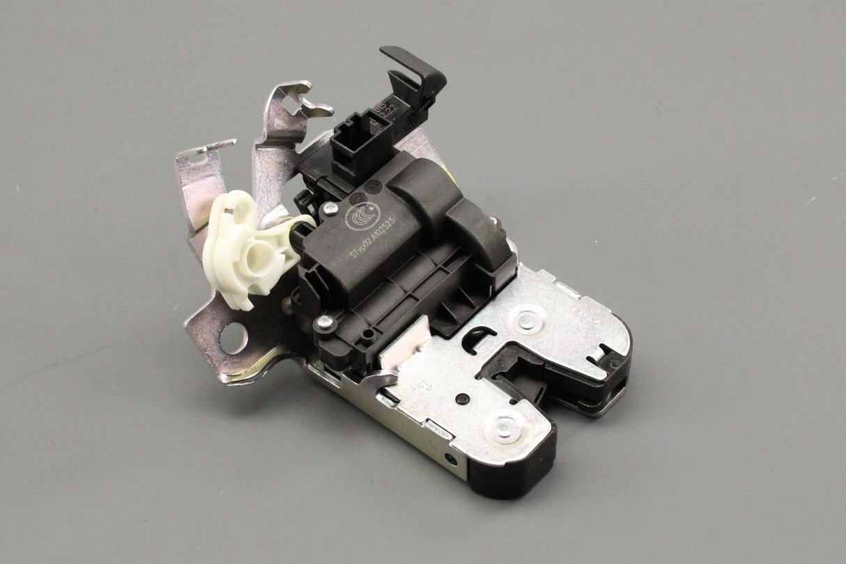 Skoda Octavia 20-on Kamiq 19-on Scala tailgate boot lid lock 654827505