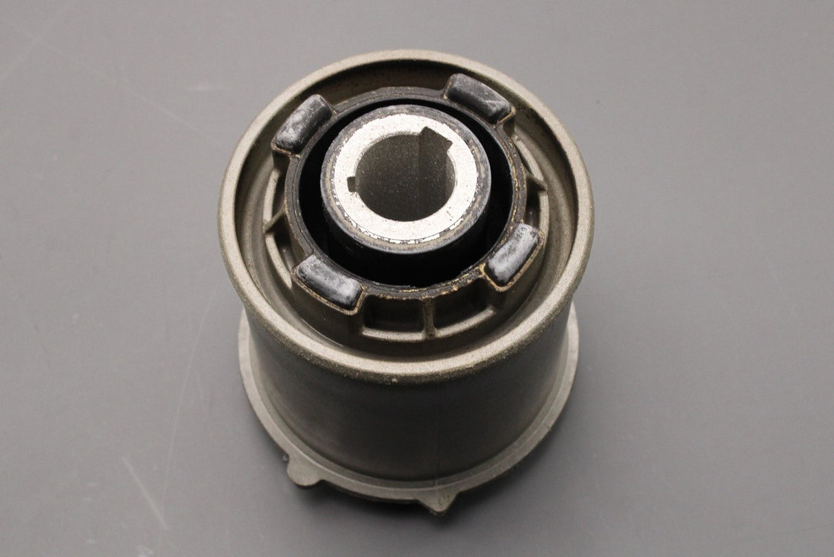 Jaguar XF 2016-on XE 2015-on rear subframe bush (x1) T4N9660